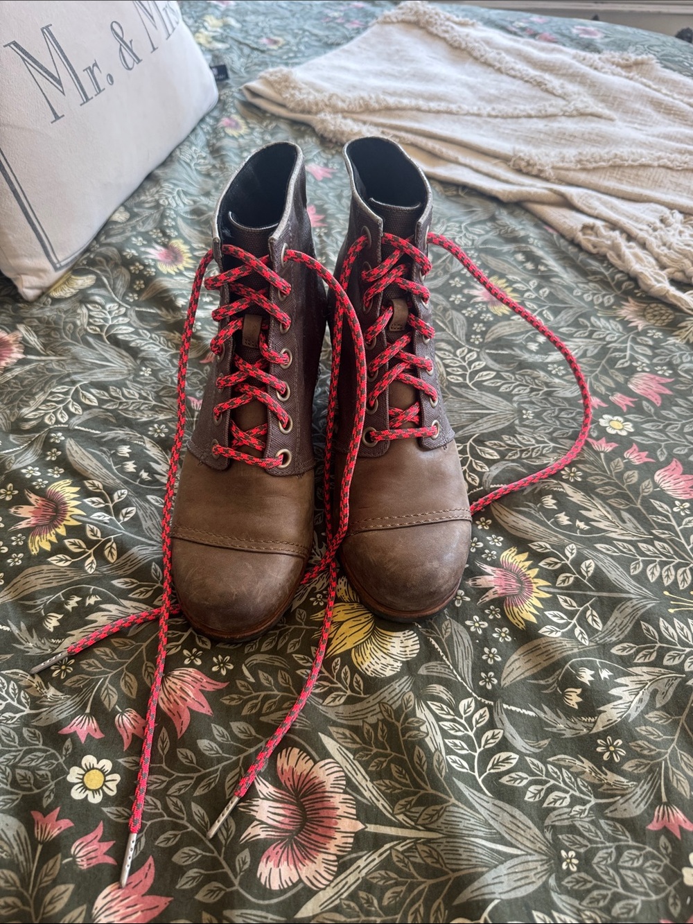 Sorel Brown Leather Ankle Boots with Red Laces